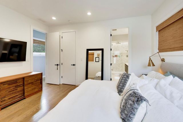 1534 N Honore Street 2, Chicago, IL 60622