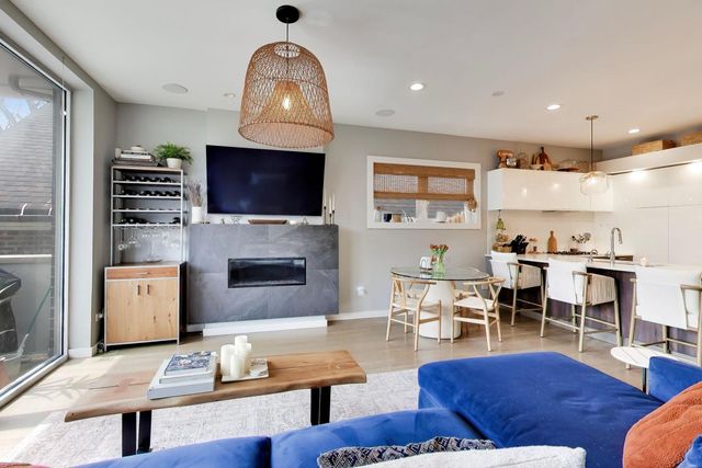 1534 N Honore Street 2, Chicago, IL 60622