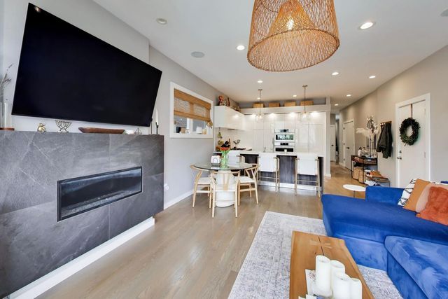 1534 N Honore Street 2, Chicago, IL 60622