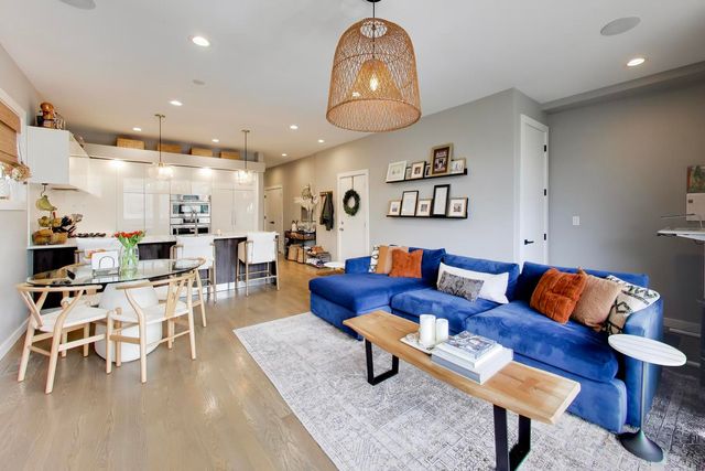 1534 N Honore Street 2, Chicago, IL 60622