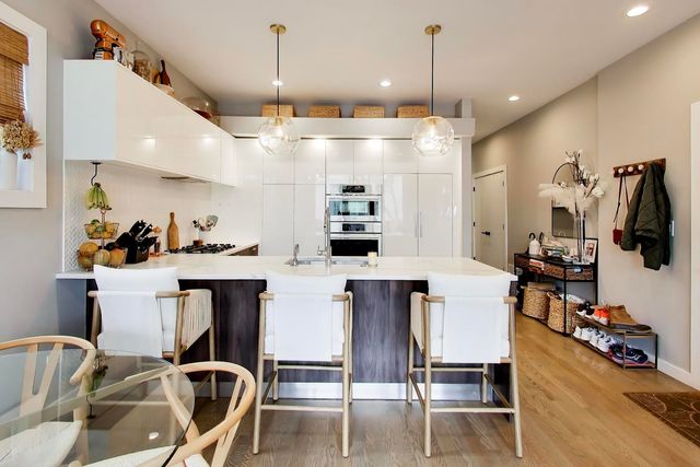 1534 N Honore Street 2, Chicago, IL 60622