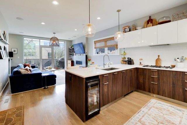 1534 N Honore Street 2, Chicago, IL 60622