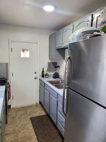 18237 Oakwood Avenue, Lansing, IL 60438