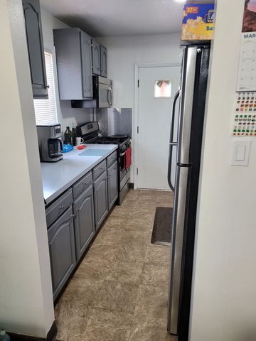 18237 Oakwood Avenue, Lansing, IL 60438