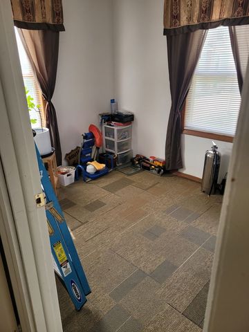 18237 Oakwood Avenue, Lansing, IL 60438