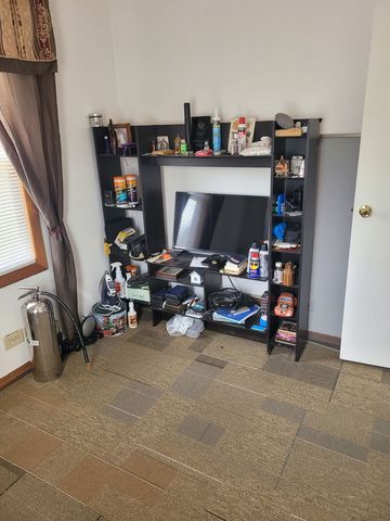 18237 Oakwood Avenue, Lansing, IL 60438