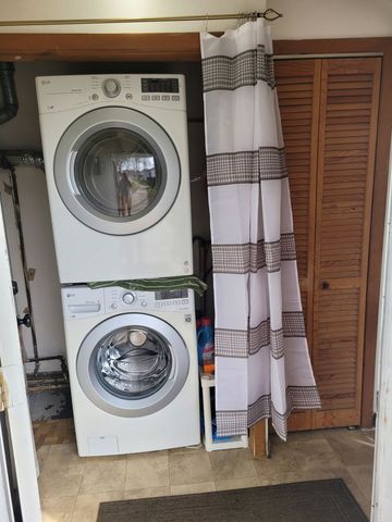 18237 Oakwood Avenue, Lansing, IL 60438