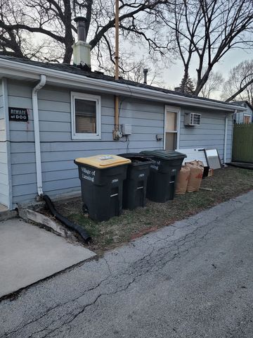 18237 Oakwood Avenue, Lansing, IL 60438