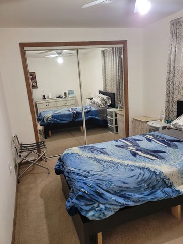 18237 Oakwood Avenue, Lansing, IL 60438