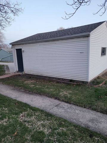 18237 Oakwood Avenue, Lansing, IL 60438