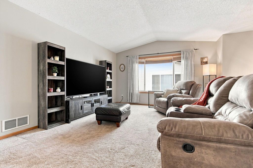 577 Kendall Drive, Hastings, MN 55033 — photo 5