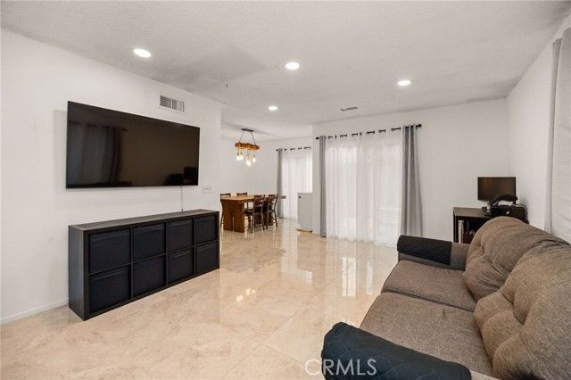 7750 Bolsa 28, Midway City, CA 92655