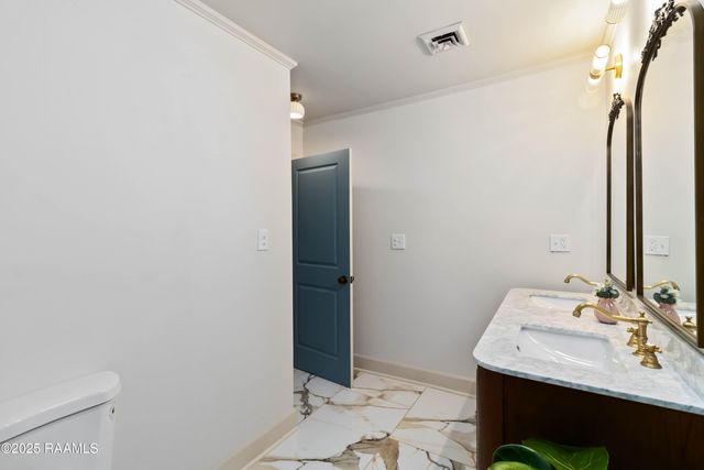 105 Teche Drive, Lafayette, LA 70503