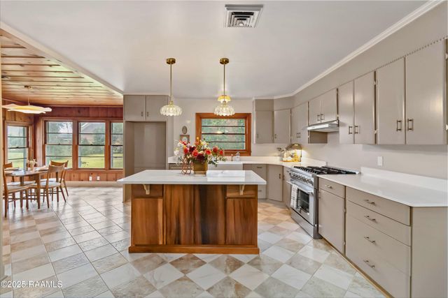 105 Teche Drive, Lafayette, LA 70503