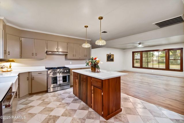 105 Teche Drive, Lafayette, LA 70503