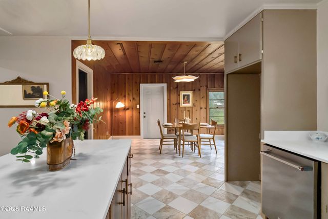 105 Teche Drive, Lafayette, LA 70503