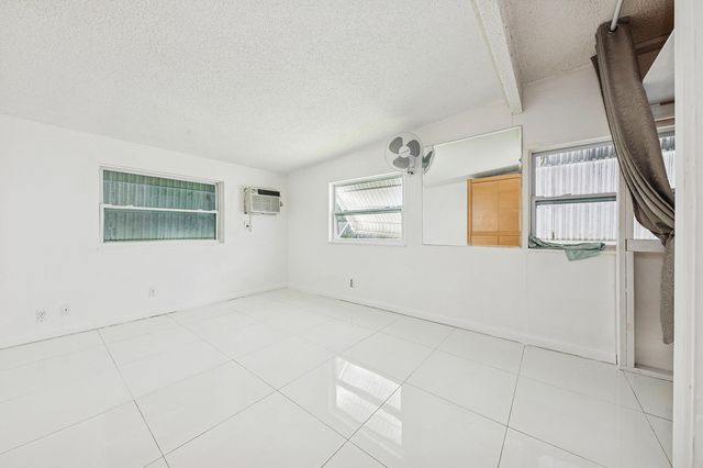 2009 SE Hideaway Circle, Port St. Lucie, Port St Lucie, FL 34952