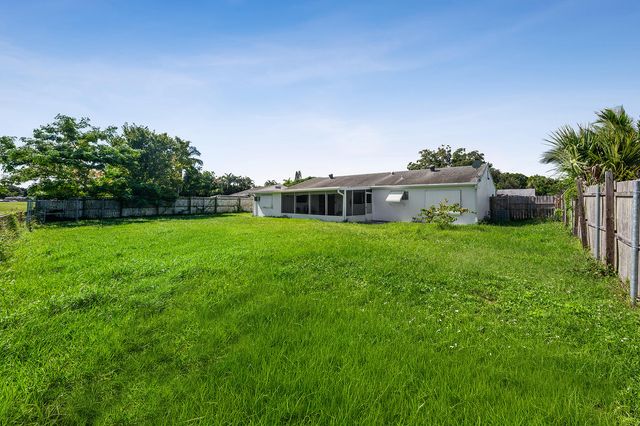 2009 SE Hideaway Circle, Port St. Lucie, Port St Lucie, FL 34952