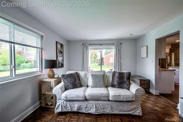 16956 Lauderdale Avenue, Beverly Hills Village, MI 48025