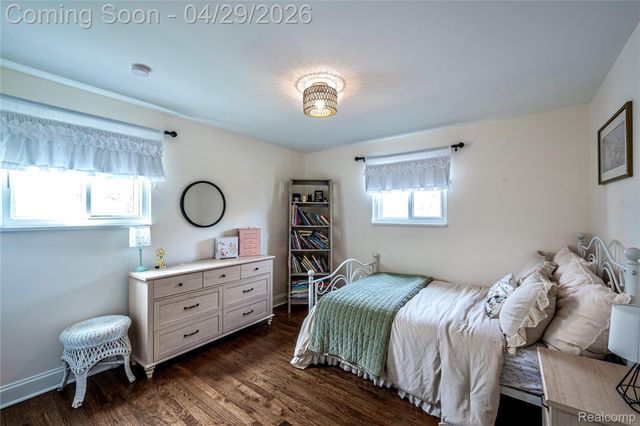 16956 Lauderdale Avenue, Beverly Hills Village, MI 48025