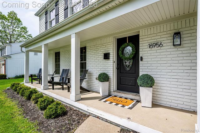 16956 Lauderdale Avenue, Beverly Hills Village, MI 48025