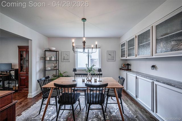 16956 Lauderdale Avenue, Beverly Hills Village, MI 48025