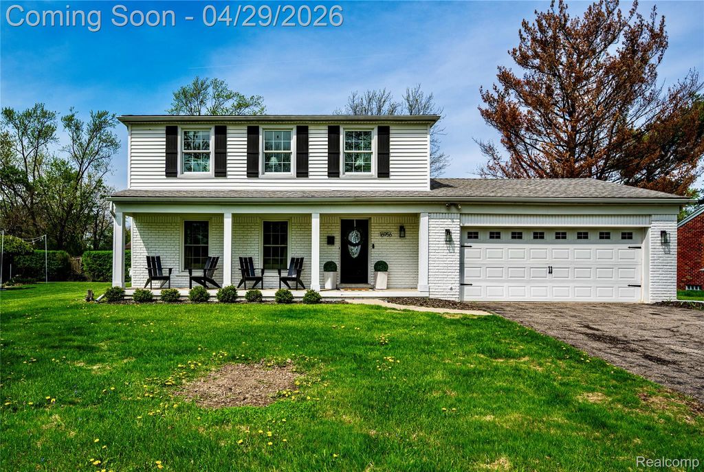 16956 Lauderdale Avenue, Beverly Hills Village, MI 48025