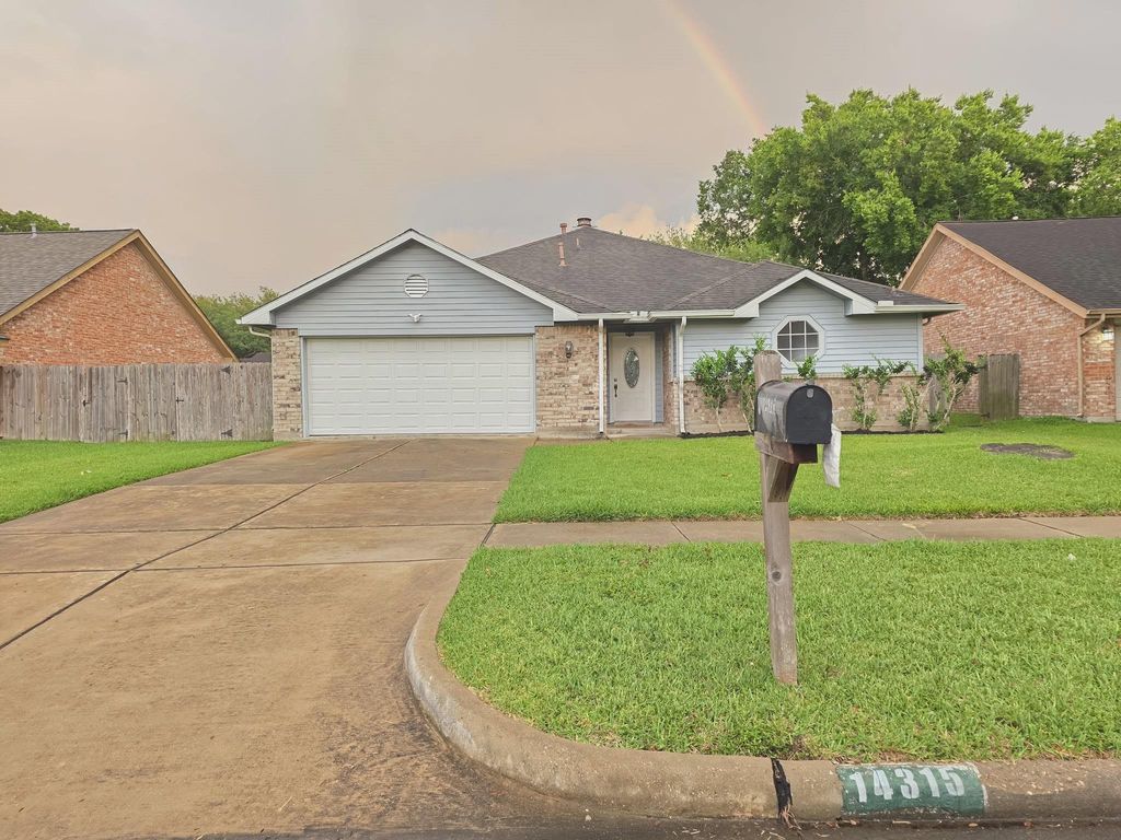 14315 Royal Hill Drive, Houston, TX 77083