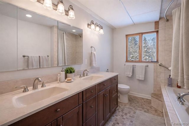 1191 Gage Road, Holly, MI 48442