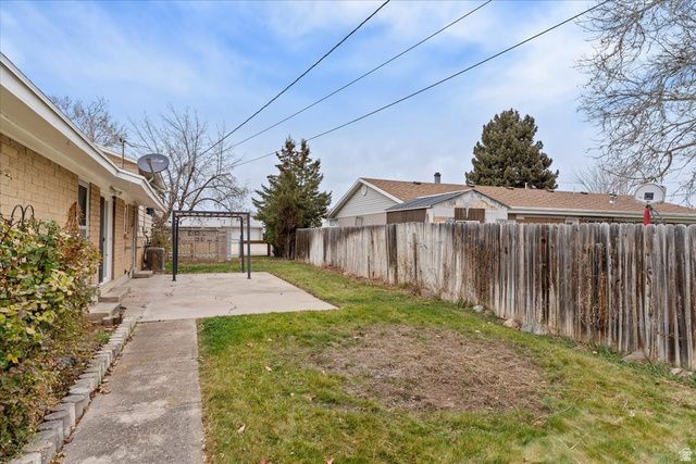 1740 N GREGORY DR, Layton, UT 84041