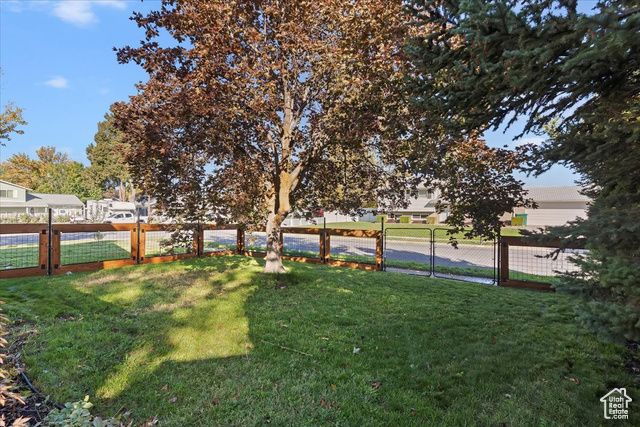 1740 N GREGORY DR, Layton, UT 84041