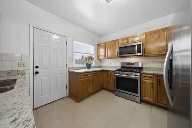 1113 S 7th Avenue, Maywood, IL 60153