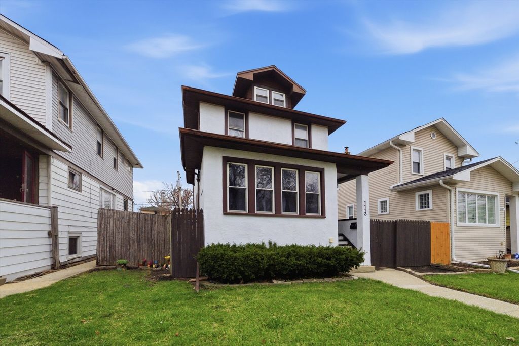 1113 S 7th Avenue, Maywood, IL 60153