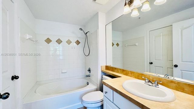 2304 E Myrtlewood Cir E 304, Palm Beach Gardens, FL 33418