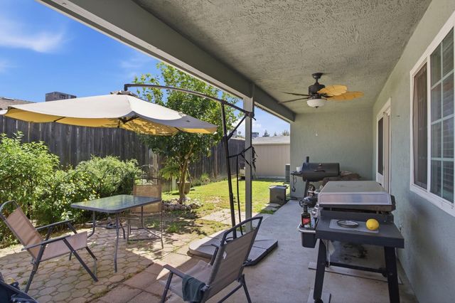 5918 Secretariat Ct, Riverbank, CA 95367