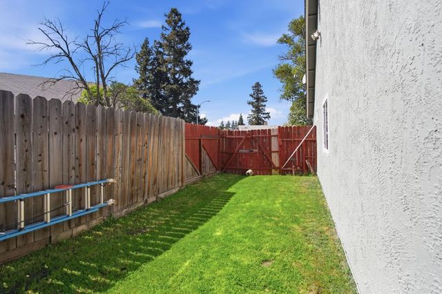 5918 Secretariat Ct, Riverbank, CA 95367