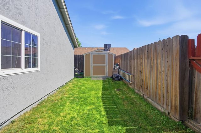 5918 Secretariat Ct, Riverbank, CA 95367