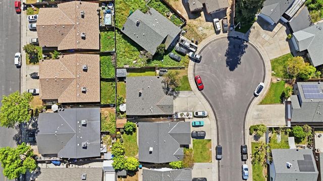 5918 Secretariat Ct, Riverbank, CA 95367