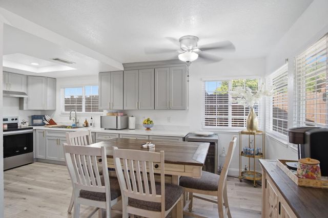 5918 Secretariat Ct, Riverbank, CA 95367