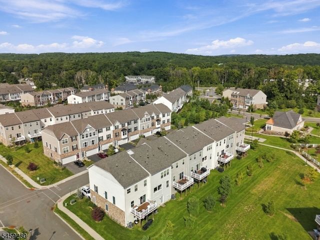 14 Clausen Ct, Mount Olive Twp., NJ 07828
