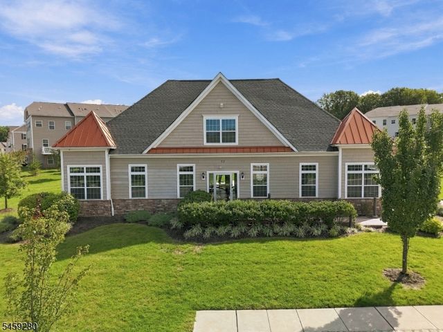 14 Clausen Ct, Mount Olive Twp., NJ 07828