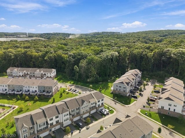 14 Clausen Ct, Mount Olive Twp., NJ 07828