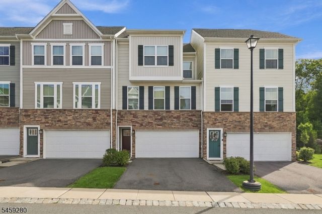 14 Clausen Ct, Mount Olive Twp., NJ 07828