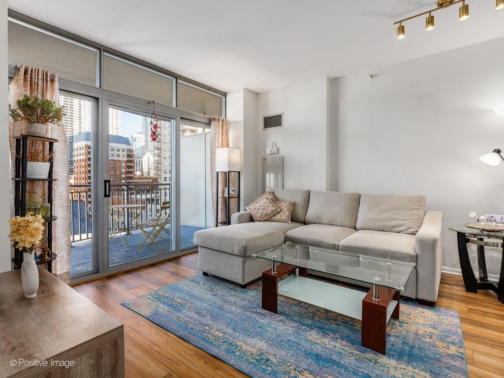 600 N Dearborn Street 905, Chicago, IL 60654 — photo 2