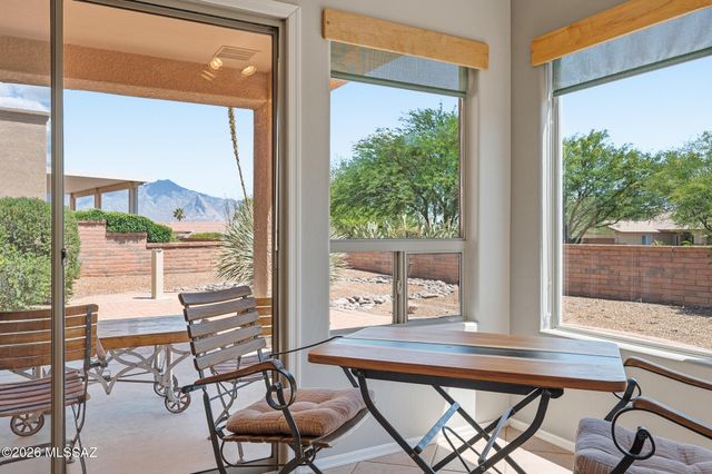 2025 W Amblemorn Drive, Green Valley, AZ 85622