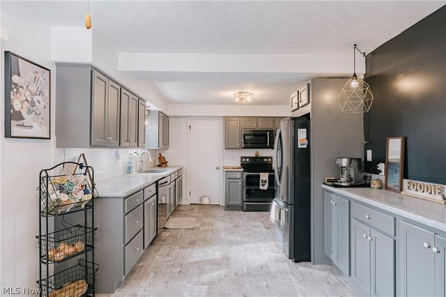 2679 N Bender Avenue, Akron, OH 44319