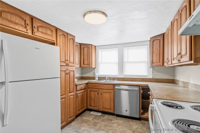 138 Blunt Avenue, Austin, IN 47102