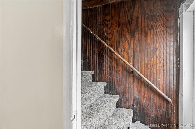 138 Blunt Avenue, Austin, IN 47102