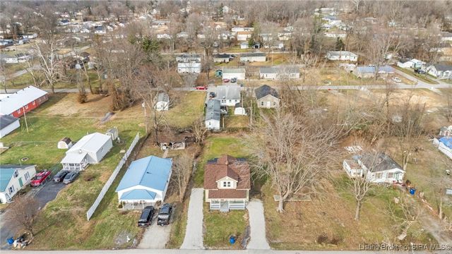 138 Blunt Avenue, Austin, IN 47102