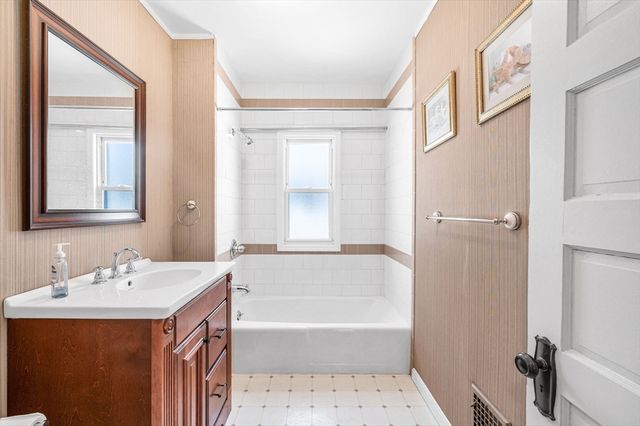 162 Hubbard St, Ludlow, MA 01056